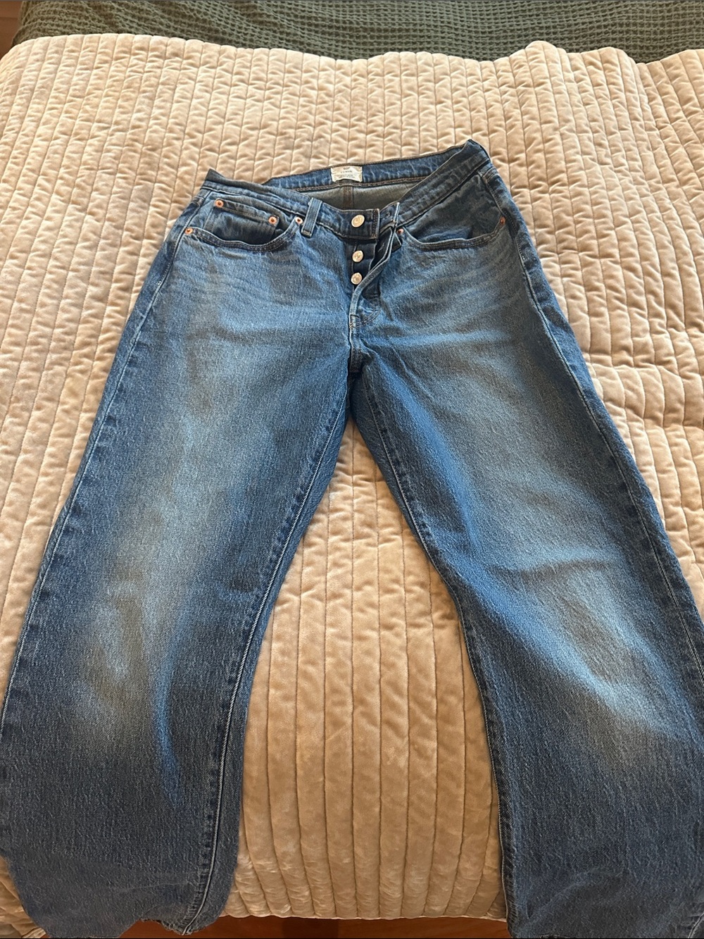 Levi's Women's Straight Leg Jeans in Faded Blue Denim